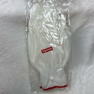 Supreme Box Logo Rubberized Gloves